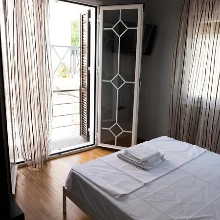 House Eight Tatil Evi Ano Siros