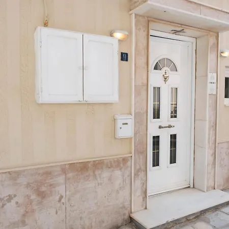House Eight Tatil Evi Ano Siros